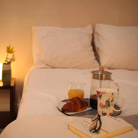 Bohemian & Historic Pantheon Mosquee Apartment *